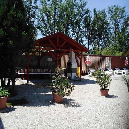 Appartamento Ferienwohnung Mit Pool Fur Maximal 6 Personen Direkt Am See, A2