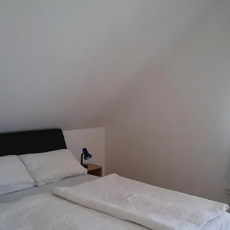 Ferienwohnung Mit Pool Fur Maximal 6 Personen Direkt Am See, A2 דירה Balatonmáriafürdő